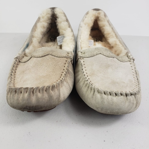 UGG Australia Woman's slippers
beige
Size 6 - Picture 3 of 12